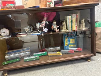 Vintage MCM Walnut Display Case/Bookcase/Cabinet/Credenza/Hutch