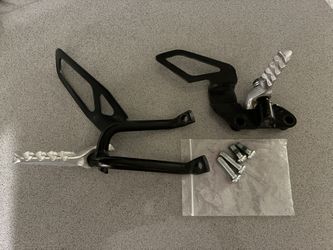 Yamaha WR250R - OEM Passenger Pegs