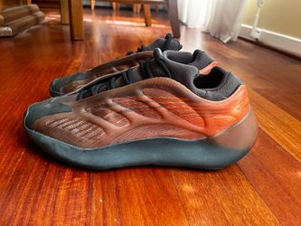 Yeezy 700 “Copper Fade”