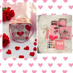 💋Summer Fridays Kiss Me Valentines Day Gift Box💋
