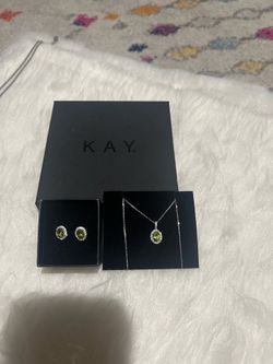 AUGUST BIRTHSTONE—peridot