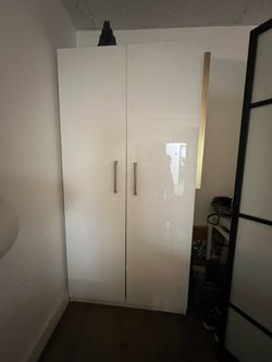 White High Gloss 5x7 Cabinet 