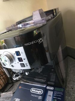 De'Longhi Magnifica XS Automatic Espresso Machine