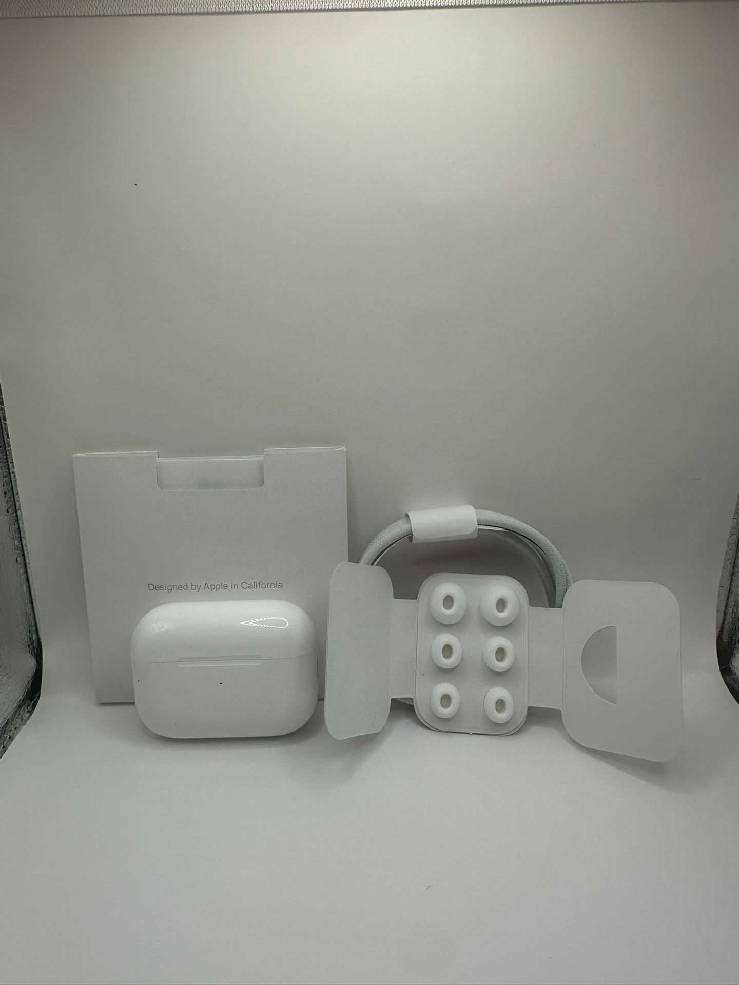 AirPods Pro’s 2nd Generation USB-C MagSafe Charging Case