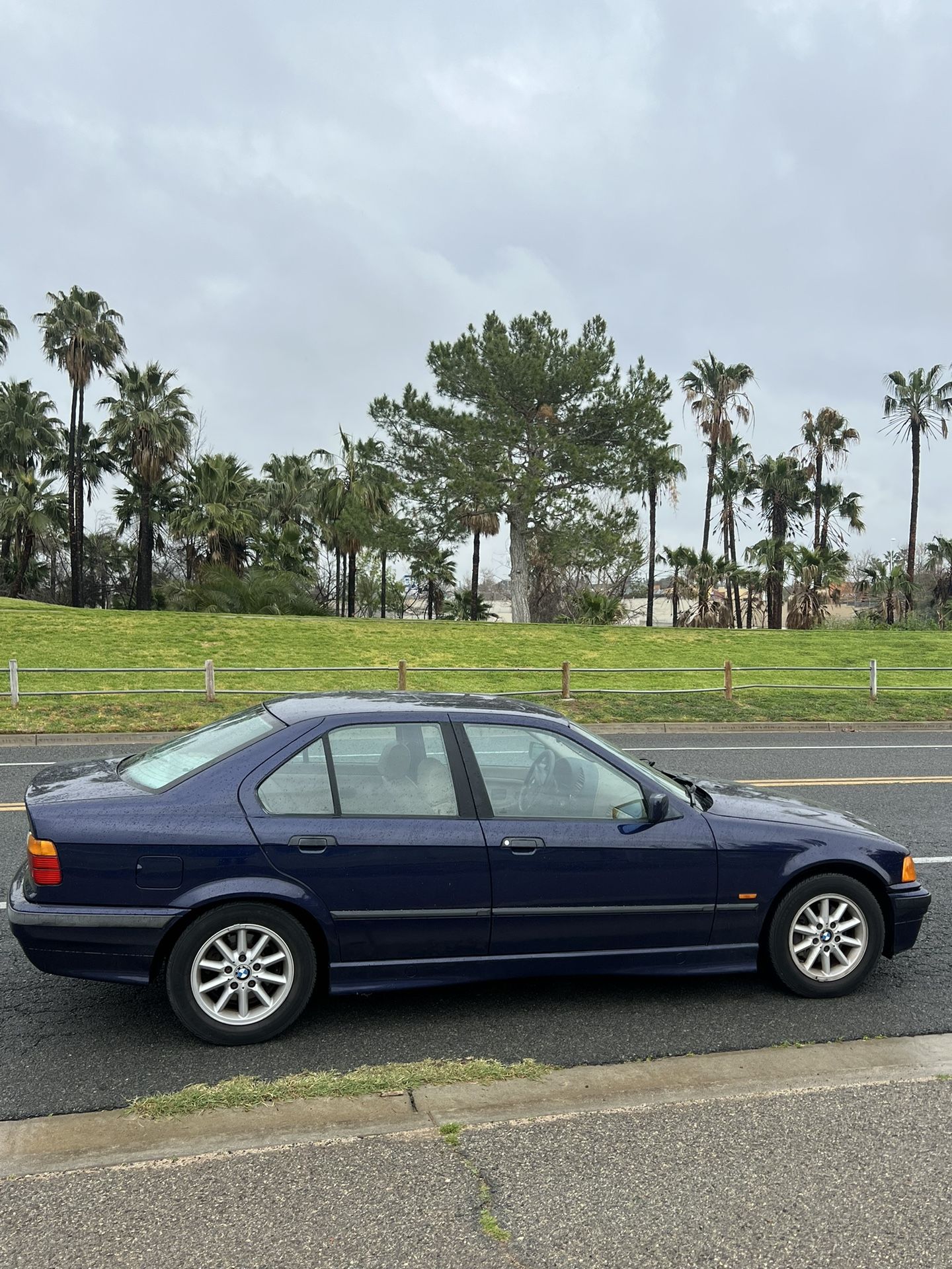 1997 BMW 328i E36 Sedan