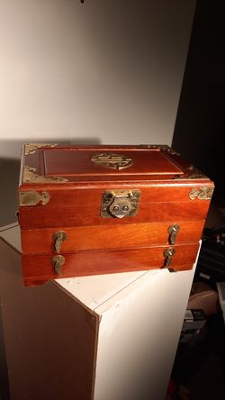 Vintage Large wooden jewelry box 4 compartments brass hardware