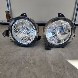 Jeep Gladiator / JL Stock Headlights 
