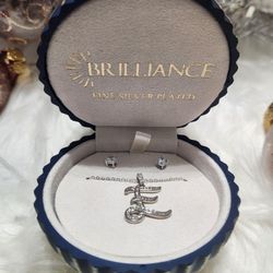 *BRAND NEW*LETTER "E" EARINGS/NECKLACE SET