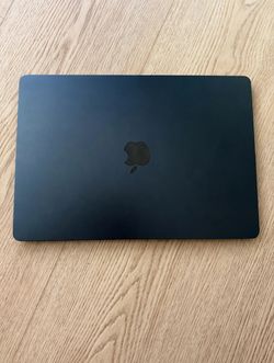 MacBook Air 15" M3 - 24GB / 512GB - Midnight - Like New