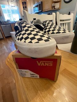 Vans Knu Skool checkered Slip-Ons men’s size 8- slightly used condition only $20!!!!!