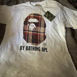 WHITE BAPE SHIRT SIZE M