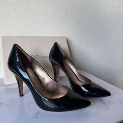 Women's Black Pointed Toe Heels Pumps - Size 9.5