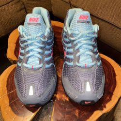 Nike Womens Air Max Torch 4 Size 7.5 Like New!