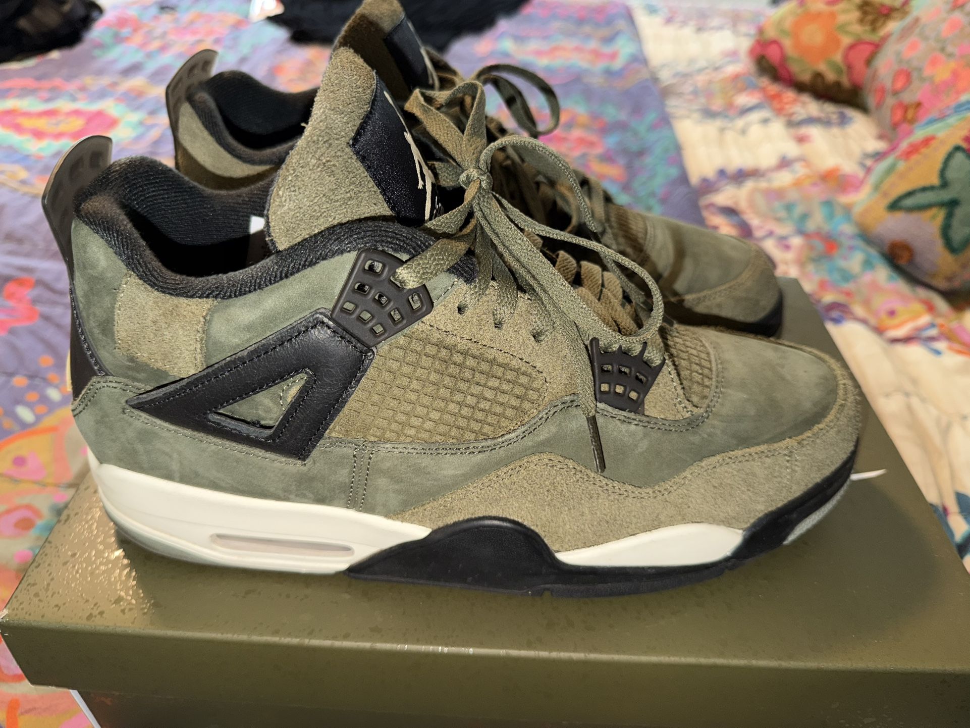 Jordan 4 Retro SE Olive Craft