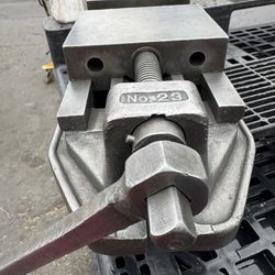 6" Machinist Vice Brown & Sharpe lathe milling 6" jaw No 23 machinist vintage lathe tool