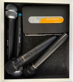 Wireless Microphones Lot