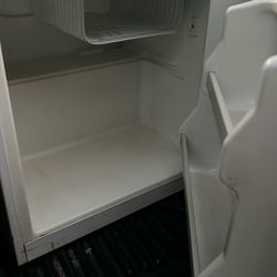 Haier Mini Fridge ❄️❄️❄️❄️