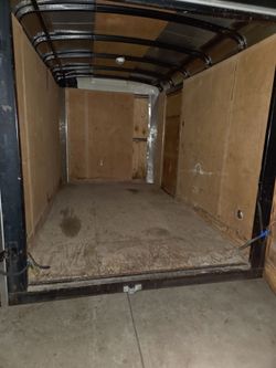 Enclosed cargo trailer