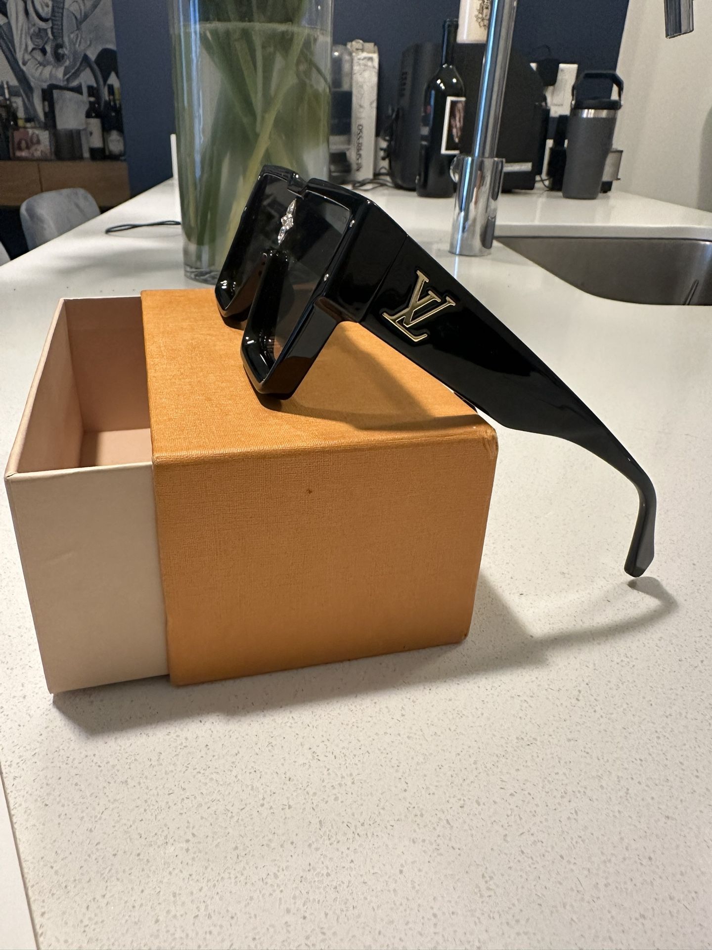 Louis Vuitton Cyclone Glasses