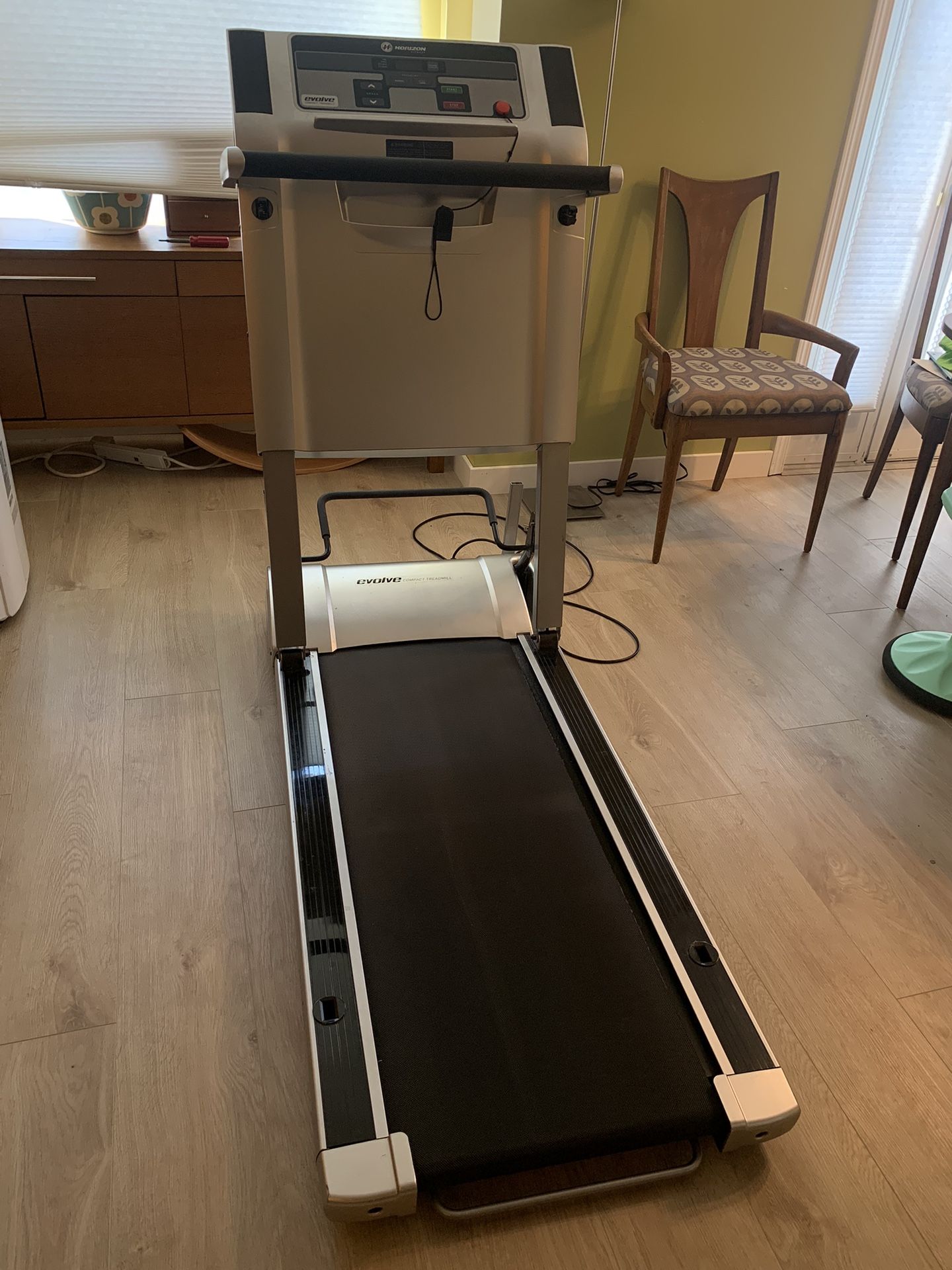 Horizon Fitness Evolve Compact Treadmill for Sale in Seattle, WA