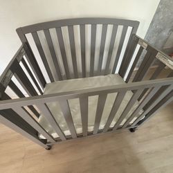 Portable Folding Baby Crib