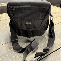 Lowpro Nova 170 AW Camera Bag