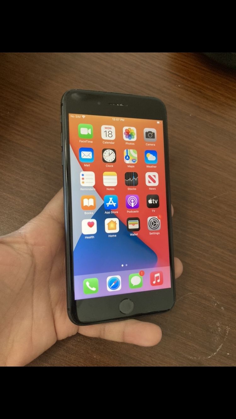 iPhone 8+ Plus. Like New And Unlocked!
