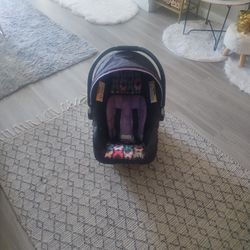 Infant Car Seat Good Condition Girls 