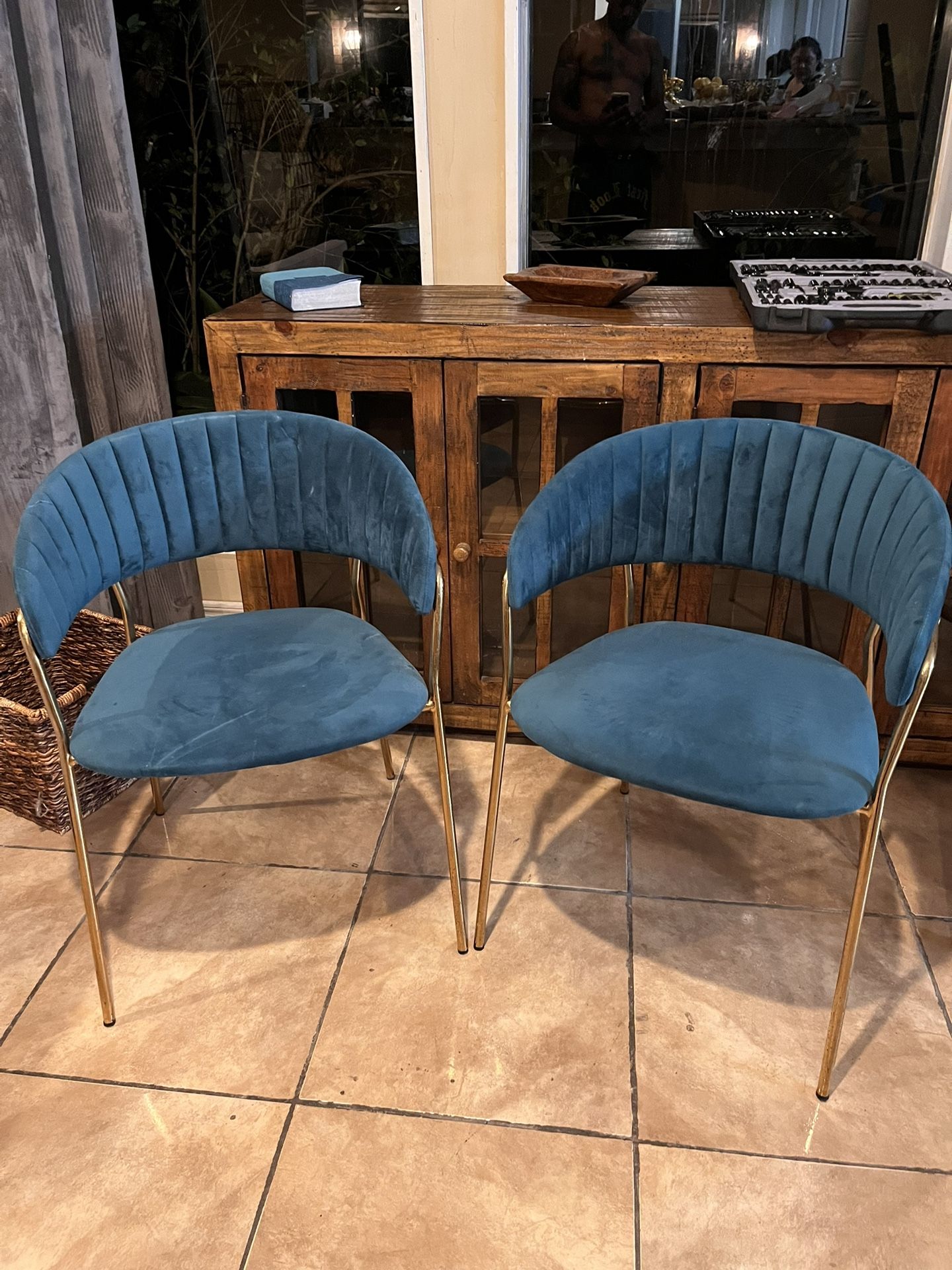 2 Chairs