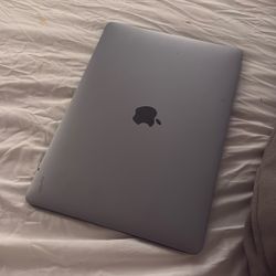 Mac Book -A1708 13 Inch 