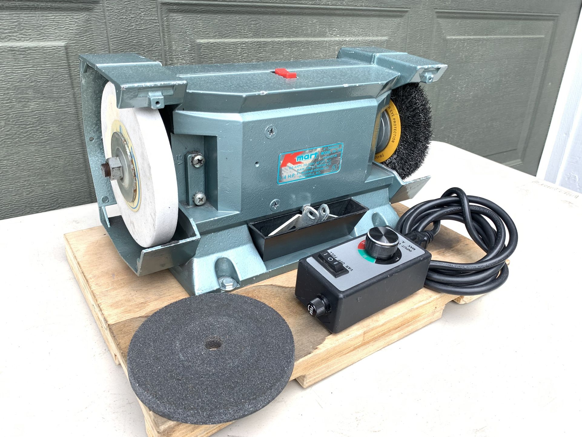 EXCELLENT Kmart 6" 1/4hp Bench grinder - grinder