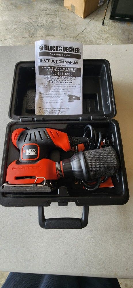 Black+Decker 1/4 sheet palm SANDER, Model FS540
