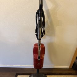 Miele Swing H1 Quick Step PowerLine Upright Stick Vacuum Cleaner SAAO0 Red. Tested. Working great 