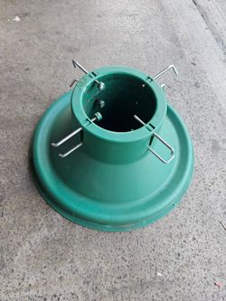 Christmas tree stand for real trees up to 8 feet