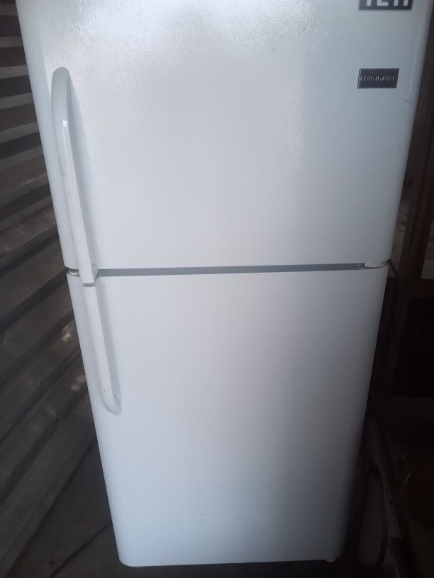 Frigidaire Refrigerator