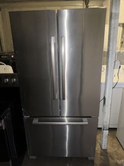 BOSH refrigerator  Almost Nee With Ice Maker Working Perfect