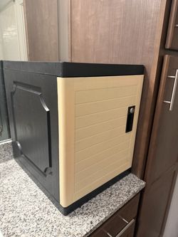 Small Plastic Storage Cabinet with Door