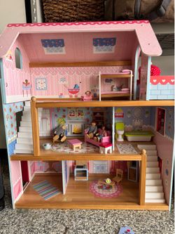 Doll house and accessories