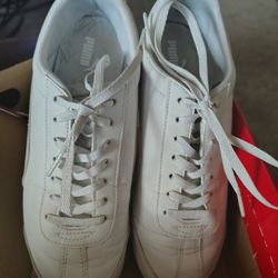 Women's Size 6 Puma Shoes