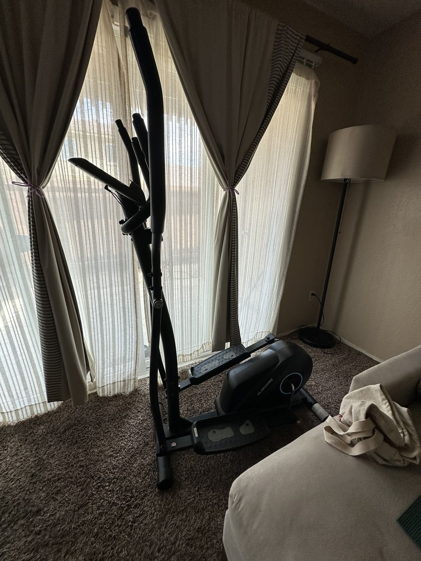 Maxkare Elliptical Machine
