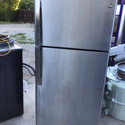 Refrigerator top freezer  30 w