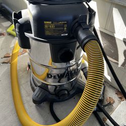 DeWalt Vacuum