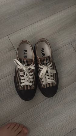 Burberry brown size 7