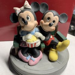 Disney Japan 🇯🇵 Toyko Mickey  And Minnie Eating Popcorn And Watching Movie Figurine 