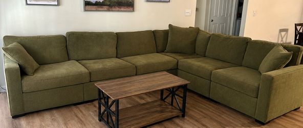 Macy’s Radley 5-Piece Sectional Sofa – Heavenly Apple Green – Excellent Condition