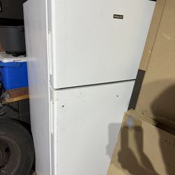 Hotpoint Refrigerator 15.6 cu. Ft