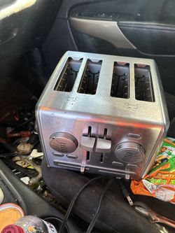 Cuisinart Custom Select 4-Slic This Cuisinart Custom Select 4-Slice Toaster