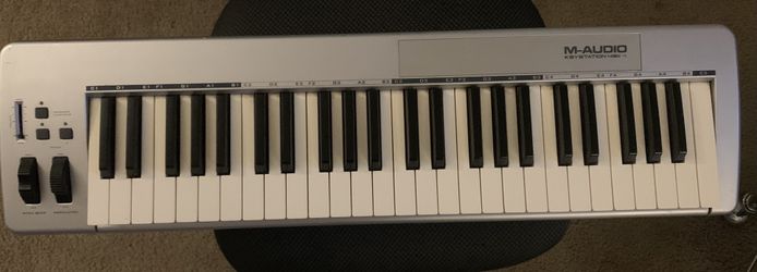 M-audio keystation 49 key midi keyboard- works perfect!