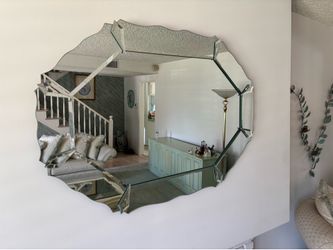Decorative oval vintage mirror