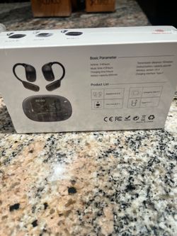 On ear wireless headset